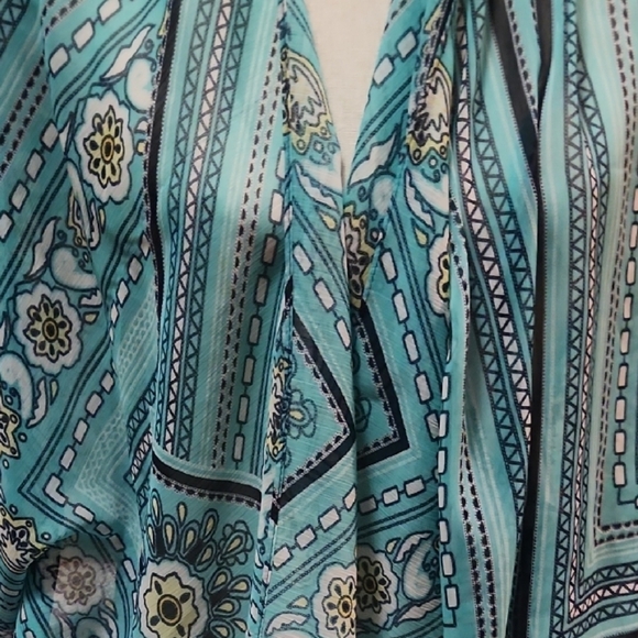 New York & Company Turquoise and Black Geometric Shape Cover Up - Picture 4 of 6